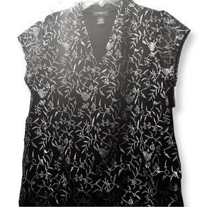 Liz Claiborne Black Tip with Cream Embroidery Size M
